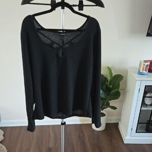 Size 4 Cropped Torrid Black Ribbed Knit Top